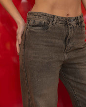 Cargar imagen en el visor de la galería, JEAN STRAIGHT LENGHT RIGIDO TIRO ALTO 4294
