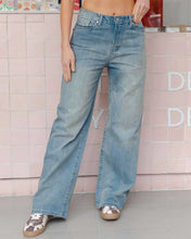 Cargar imagen en el visor de la galería, JEAN STRAIGHT LENGTH RIGIDO TIRO MEDIO 4292
